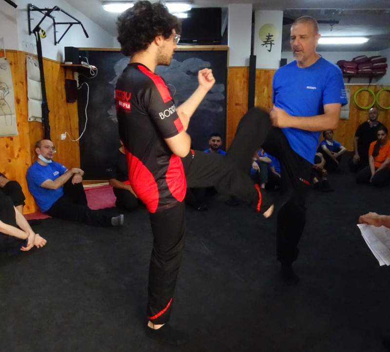 Kung Fu Academy di Sifu Mezzone Arti Marziali e palestra di Sport da Combattimento Wing Chun Weng Chun Tjun Tai Chi Taijiquan Qigong Sanda Difesa Personale (163)